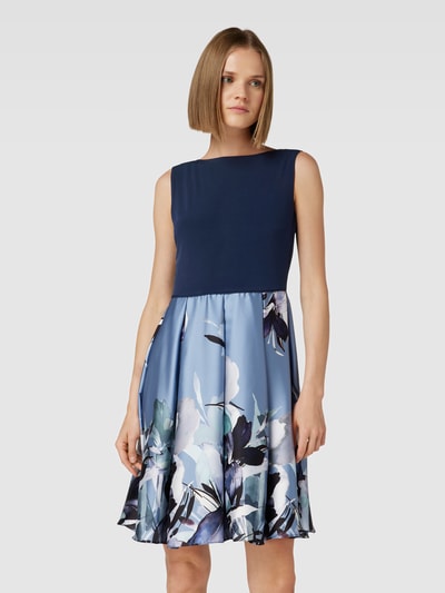 Swing Cocktailkleid mit floralem Muster Hellblau 4