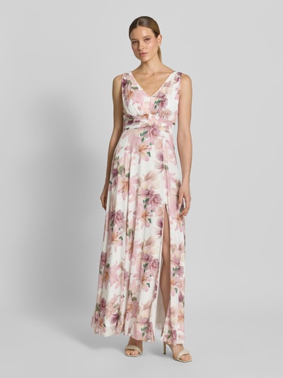 Vrouwenmodel draagt Maxikleid mit V-Ausschnitt und Gehschlitz van Christian Berg Cocktail, a-lijn, allover bloemenprint, mixmateriaal met stretch, V-hals, loopsplit, lengte 150 cm, borstwijdte 40 cm, pastelroze en lila tinten, vloeiende stof, Ganzkörperaanzicht van voren