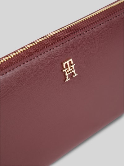Tommy Hilfiger Portemonnaie aus Kunstleder mit Reißverschluss Bordeaux 2