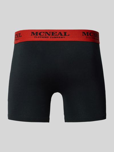 Produktfoto, Trunks mit Label-Details im 3er-Pack von MCNEAL, mieszanka bawełny i elastanu, dopasowany krój, czarny z czerwonym pasem, wyraźna struktura tkaniny