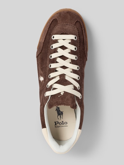 Produktfoto, Low Top Sneaker aus echtem Veloursleder Modell 'HESTER' von Polo Ralph Lauren in Braun mit weißen Akzenten, strukturierte Sohle, Label-Print und unifarbener Optik