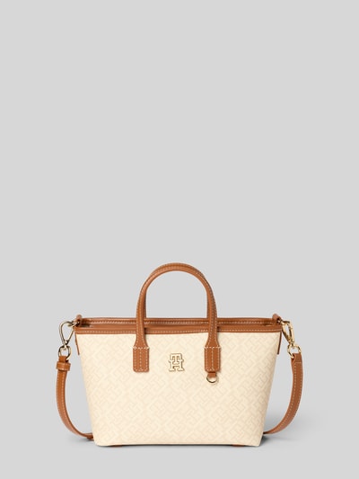 Produktfoto, Henkeltasche mit Logo-Applikation Modell 'MONOPLAY' von Tommy Hilfiger in Unifarben Optik mit Allover-Muster, Kunstleder, Tragehenkel, abnehmbarer Schulterriemen, Reißverschluss, Hauptfach, Logo-Applikation.