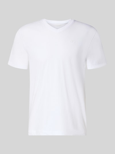 Produktfoto, weißes Regular Fit T-Shirt aus reiner Baumwolle von Tom Tailor, unifarben, V-Ausschnitt, kurzarm, Jersey, Logo-Stitching