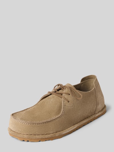 Produktfoto, Schnürschuhe aus Leder Modell 'UTTI' von Birkenstock, beigefarbene Oberfläche, Gummisohle, abgerundete Spitze, Größe 44