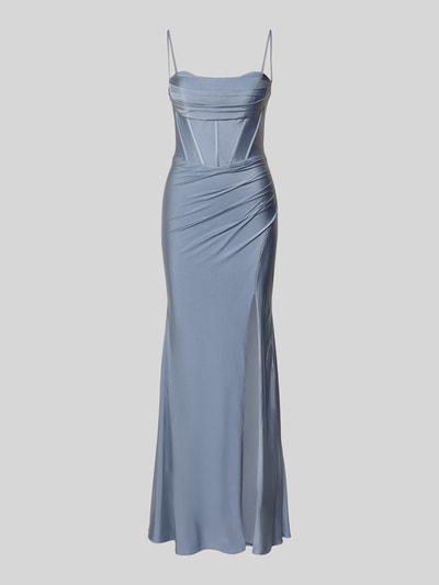Produktfoto, Abendkleid mit rückseitiger Schnürung und Gehschlitz von Mascara aus Satin in kühlem Blau, körpernaher-Schnitt, Herz-Ausschnitt, Spaghettiträger, Drapierungen, Maxikleid, schimmernde glatte Textur, Gehschlitz.