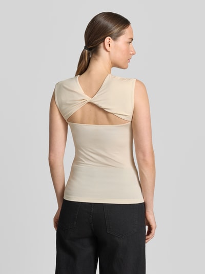 Frauenmodell trägt Regular Fit Trägertop aus Viskose-Mix Modell 'BELLICO' von MAX&Co. in Optik: Unifarben, Rückansicht, Nahaufnahme Oberkörper.