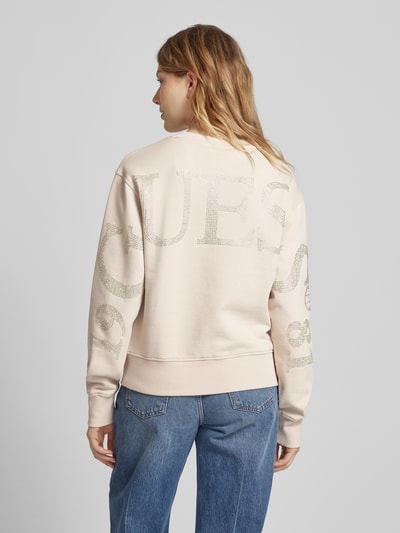 Guess Sweatshirt mit Strasssteinbesatz Modell 'BIG GUESS' Sand 5