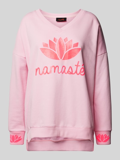 miss goodlife Bluza o kroju oversized z prążkowanymi wykończeniami model ‘Namaste’ Różowawy 2