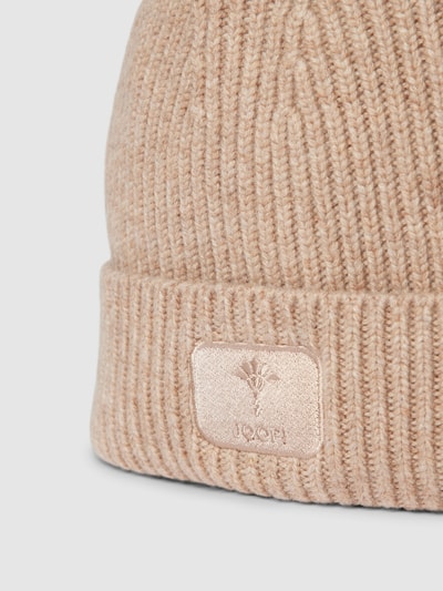 JOOP! Beanie mit Label-Patch Camel 2