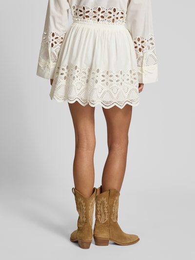 EDITED Minirock mit Lochstickerei Modell 'Quella' Offwhite 5