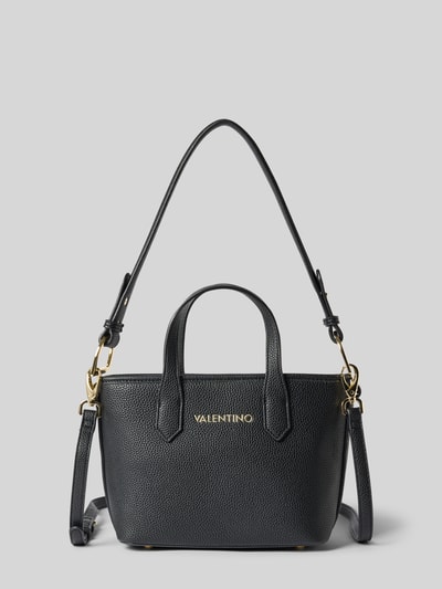 Produktfoto, schwarze Umhängetasche mit Label-Schriftzug Modell 'THAOE RE' von Valentino Bags, strukturierte Oberfläche, goldene Details, Damen Umhängetasche