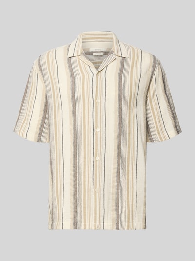Produktfoto, Relaxed Fit Freizeithemd aus reiner Baumwolle Modell 'RLXCAL' von SELECTED HOMME mit Optik:Allover-Muster, beige-braune Streifen, einreihige Knopfleiste, Bowling-Kragen, kurzarm, strukturierte Oberfläche