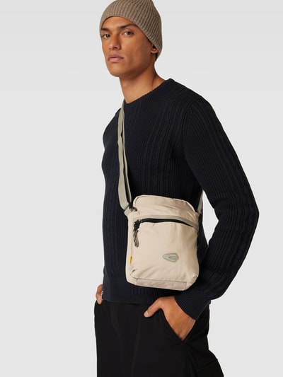 camel active Umhängetasche mit Logo-Badge Modell 'Terra' Beige 1