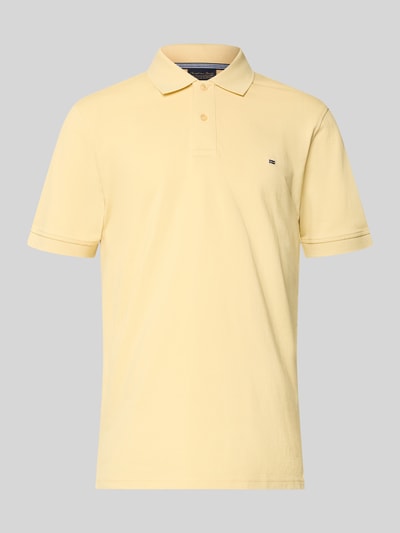 Produktfoto, Regular Fit Poloshirt mit Stitching van Christian Berg Men, puur katoen, knoopsluiting, ruglengte maat M 70 cm, zachtgeel, glad oppervlak