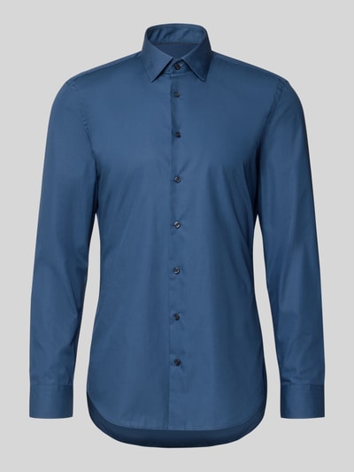 Produktfoto, Super Slim Fit Business-Hemd mit Kentkragen von Jake*s, Unifarbenes-Design in Blau, Reine Baumwolle, glatte Textur, lange Ärmel, Rückenlänge 79 cm, Schulterbreite 40 cm, Ärmellänge 66 cm, Größe 39/40