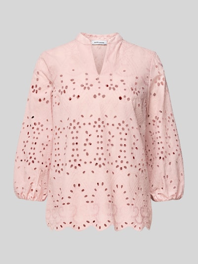 Produktfoto, Regular Fit Bluse mit Lochstickerei von More & More in zartem Rosa, Baumwoll-Mix, V-Ausschnitt, strukturierte Oberfläche