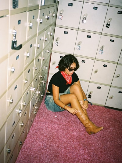 Review T-shirt z wyhaftowanym logo Czarny 6