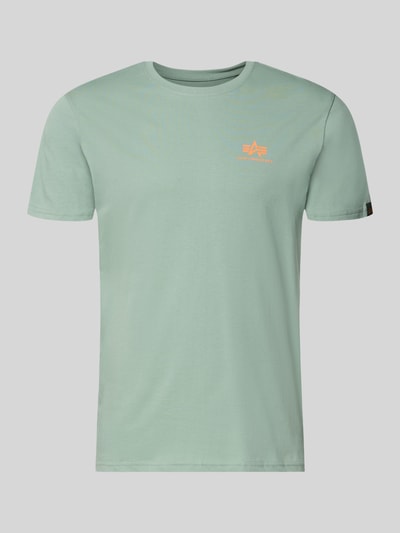 Produktfoto, mintgrünes Herren T-Shirt mit Rundhalsausschnitt und Label-Details, Modell 'BASIC' von Pegador aus Reine Baumwolle, Gerader-Schnitt, Rückenlänge bei Größe M 67 cm.