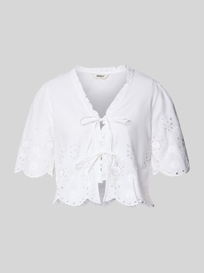 Produktfoto, Regular Fit Bluse aus reiner Baumwolle Modell 'MIFFY' von Only, Optik: Unifarben, Rüschenkragen, Lochstickerei, Bindeschlaufe, Kurzarm, Popeline, weiße Farbe, strukturierte Oberfläche