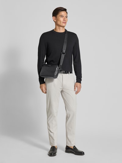 Emporio Armani Umhängetasche mit Logo-Muster Black 1