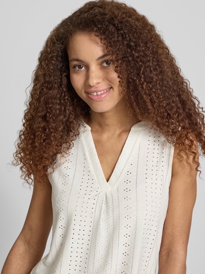 ONLY Top bluzkowy o kroju regular fit z haftem angielskim model 'SANDRA' Biały 3