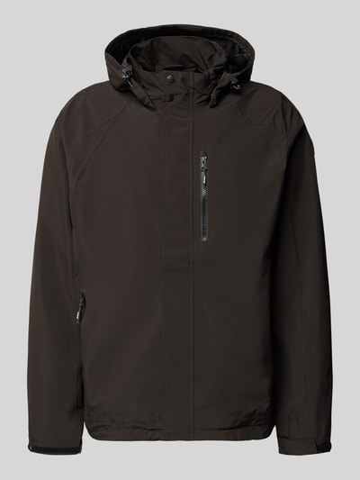 Produktfoto, Jacke mit Napoleontasche Modell 'KOS' von Killtec, czarny kolor, prosta forma, kaptur ze ściągaczem, krój regular fit, napoleońska kieszeń, zamek na całej długości z listwą, pasek na rękawie, label-patch, długość tyłu w rozmiarze M: 73 cm, szerokość ramion w rozmiarze M: 46 cm, szerokość w rozmiarze M: 60 cm, długość rękawa w rozmiarze M: 71 cm