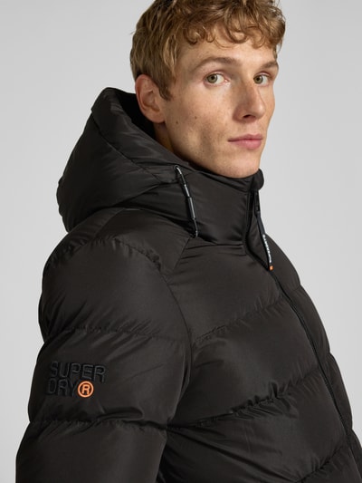 Superdry Kurtka pikowana z kapturem i bocznymi kieszeniami zapinanymi na zamek błyskawiczny Czarny 3