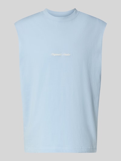 Produktfoto, T-Shirt mit Stitching von Jack & Jones, jasnoniebieski męski t-shirt z bawełny, krój relaxed fit, okrągły dekolt, długość tyłu w rozmiarze M: 69 cm