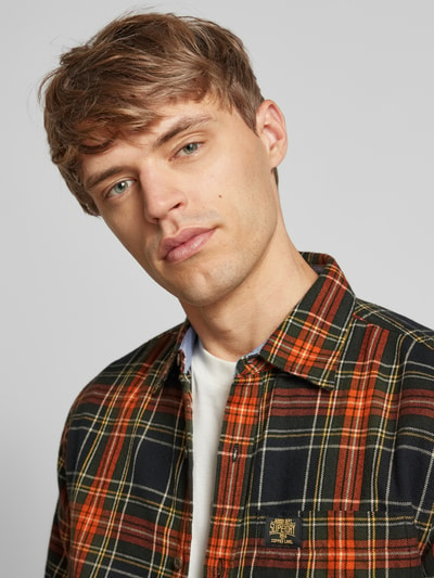 Superdry Koszula casualowa o kroju slim fit z naszywką z logo model ‘Lumberjack’ Czarny 3