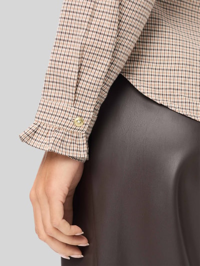 Brax Langarmbluse mit Rüschenkragen Modell 'VICTORIA' Offwhite 3