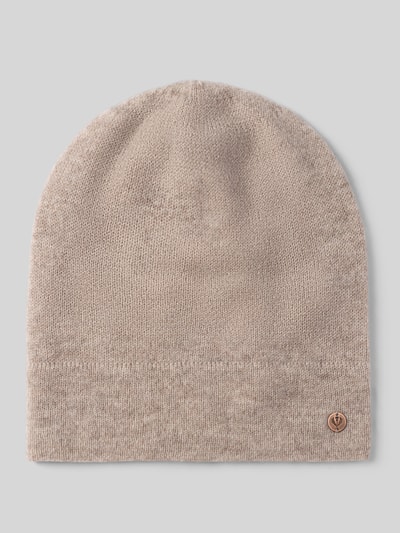 Produktfoto, Beanie aus reinem Kaschmir von FRAAS in hellem Beige, feine Ziernaht, Label-Applikation, weiche Textur, Damen Beanie