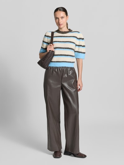 VERO MODA sweter w kroju regular fit z dodatkiem wełny model 'NOVAH' Złamany biały 1