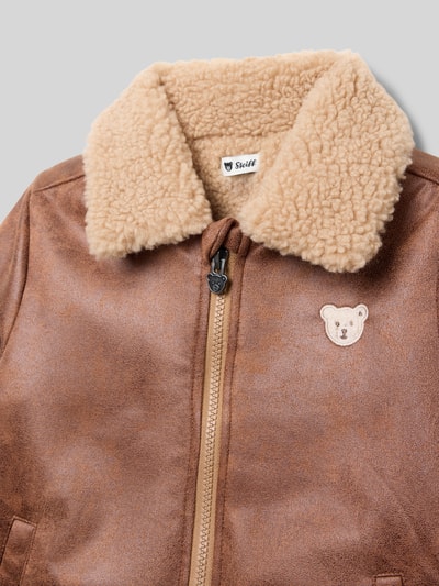 Steiff Kurtka o kroju regular fit z imitacji skóry z wyhaftowanym logo Średniobrązowy 2