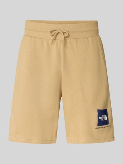 Produktfoto, Regular Fit Shorts mit Eingrifftaschen von The North Face, mieszanka bawełny, krój regular fit, wpuszczane kieszenie, kieszeń z tyłu, szerokość w rozmiarze M: 40 cm, długość wewnętrzna nogawki w rozmiarze M: 18 cm, kolor beżowy, gładka faktura