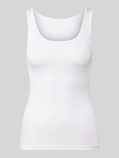 Produktfoto, weißes Top aus Modal-Mix Modell 'PURE' von Mey, glatte Textur, eng anliegende Passform, U-Ausschnitt, Damen Top