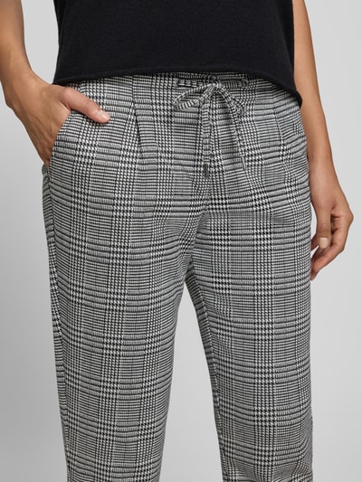 Christian Berg Woman Spodnie materiałowe o kroju regular fit z dodatkiem wiskozy Czarny 3