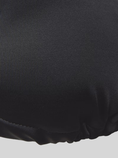 Produktfoto, Triangel Bikini mit wattierten Cups Modell 'TOGO MAGO' von DORINA, glattes schwarzes Material, Stretch-Anteil, Detailaufnahme.