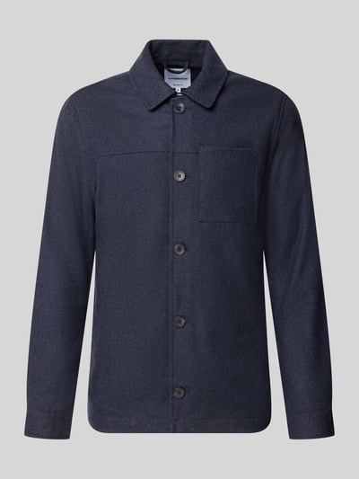 Produktfoto, Regular Fit Jacke mit Woll-Anteil von Lindbergh, elastyczna mieszanka materiałów z dodatkiem wełny, wykładany kołnierz, kieszeń na piersi, listwa guzikowa, długość tyłu w rozmiarze M 72 cm, kolor ciemnogranatowy, faktura lekko melanżowa