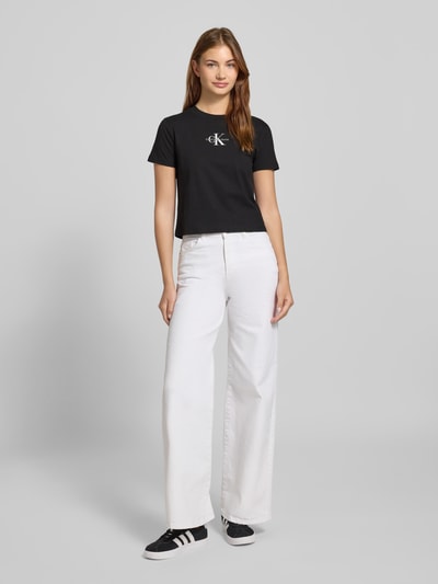 Calvin Klein Jeans T-shirt z wyhaftowanym logo i okrągłym dekoltem Czarny 1