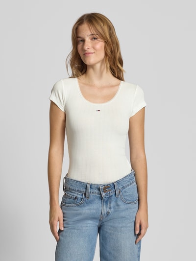 Tommy Jeans T-shirt o kroju slim fit z prążkowaną fakturą Złamany biały 4