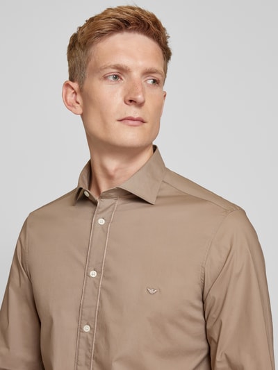 Emporio Armani Regular Fit Freizeithemd mit Logo-Stitching Beige 3