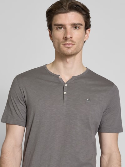 Lerros T-Shirt mit Serafino-Ausschnitt Oliv 3