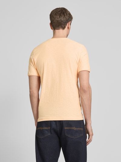 MCNEAL T-Shirt mit V-Ausschnitt Apricot 5