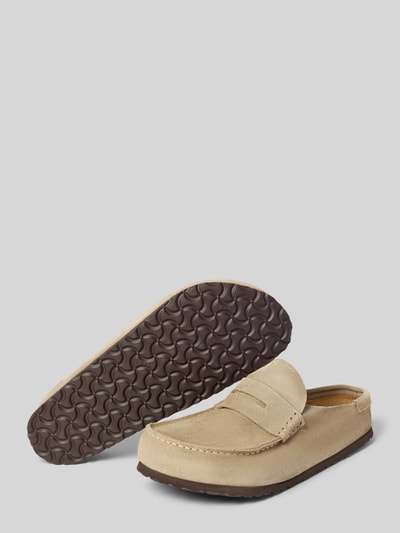Produktfoto, Clogs aus Veloursleder Modell 'Naples Wrapped' von Birkenstock in Beige mit Abgerundete-Spitze und Schlupfform; Absatzhöhe: 2 cm, Schafthöhe: 3 cm, Schaftweite: 7 cm, für Herren