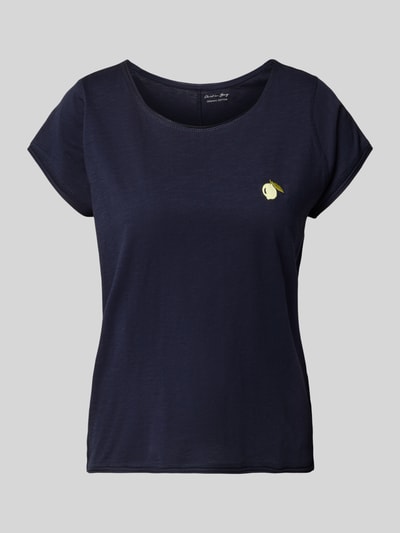 Produktfoto, Regular Fit T-Shirt mit Motiv-Stitching von Christian Berg Woman in Dunkelblau, Reine Baumwolle, Rundhalsausschnitt, Rückenlänge bei Größe S 62 cm.