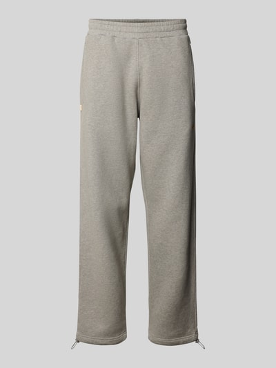 Produktfoto, Sweatpants mit elastischem Bund Modell 'Script' von BLKVIS in Grau, Reine Baumwolle, Relaxed-Fit, Innenbeinlänge 83 cm bei Größe M, weiche Textur, gerade Form