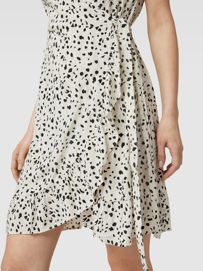 VILA Knielanges Wickelkleid mit Volants Modell 'FINI' Ecru 3