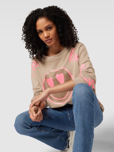 miss goodlife Oversized Sweatshirt mit Strasssteinen Modell 'LOVE' Sand 3