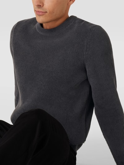 Marc O'Polo Sweter z dzianiny z detalem z logo model ‘O-Neck Rib Knit Seasonal’ Antracytowy 3