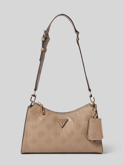 Produktfoto, Shoulder Bag in Leder-Optik Modell 'Cresidia' von Guess in Beige mit Strukturmuster, Logo-Applikation, Reißverschluss und verstellbarem Schulterriemen, geeignet als Damenhandtasche.